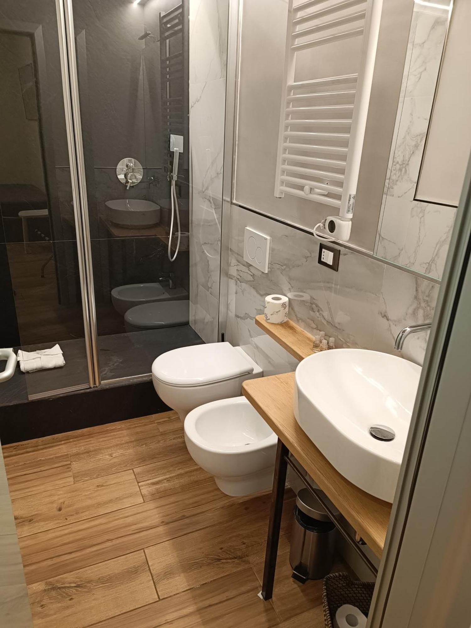 Il Giardino Di Elettra - Freeparking Aparthotel Генуа Екстериор снимка